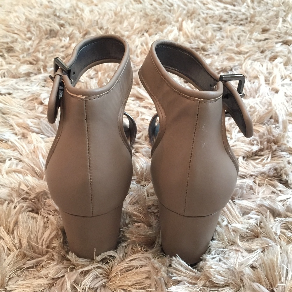 Tahari Chunky/Block Heels Size 10 *Euc* - image 4